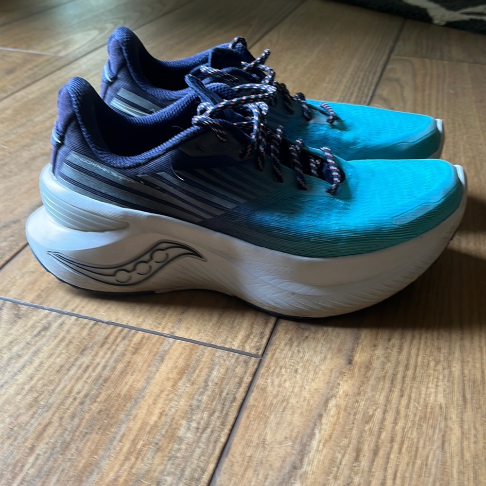 Saucony Endorphin Shift 3